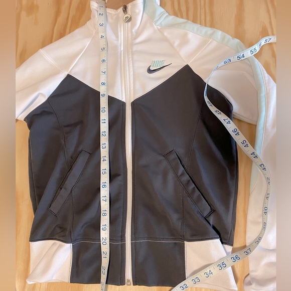 Nike zip up jacket workout athletic white greynavy teal stripe on left arm small - Picture 6 of 8